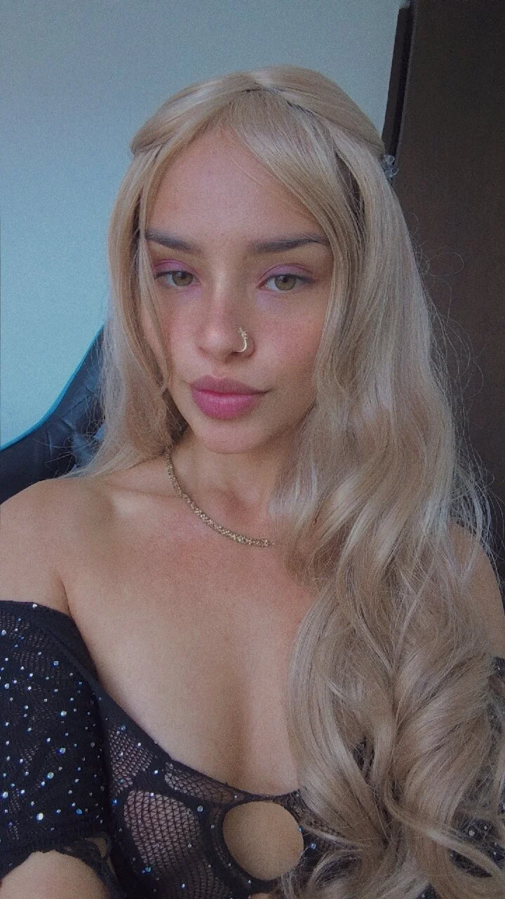 XXX Porn Photo of Nude Megan_blue__ 5