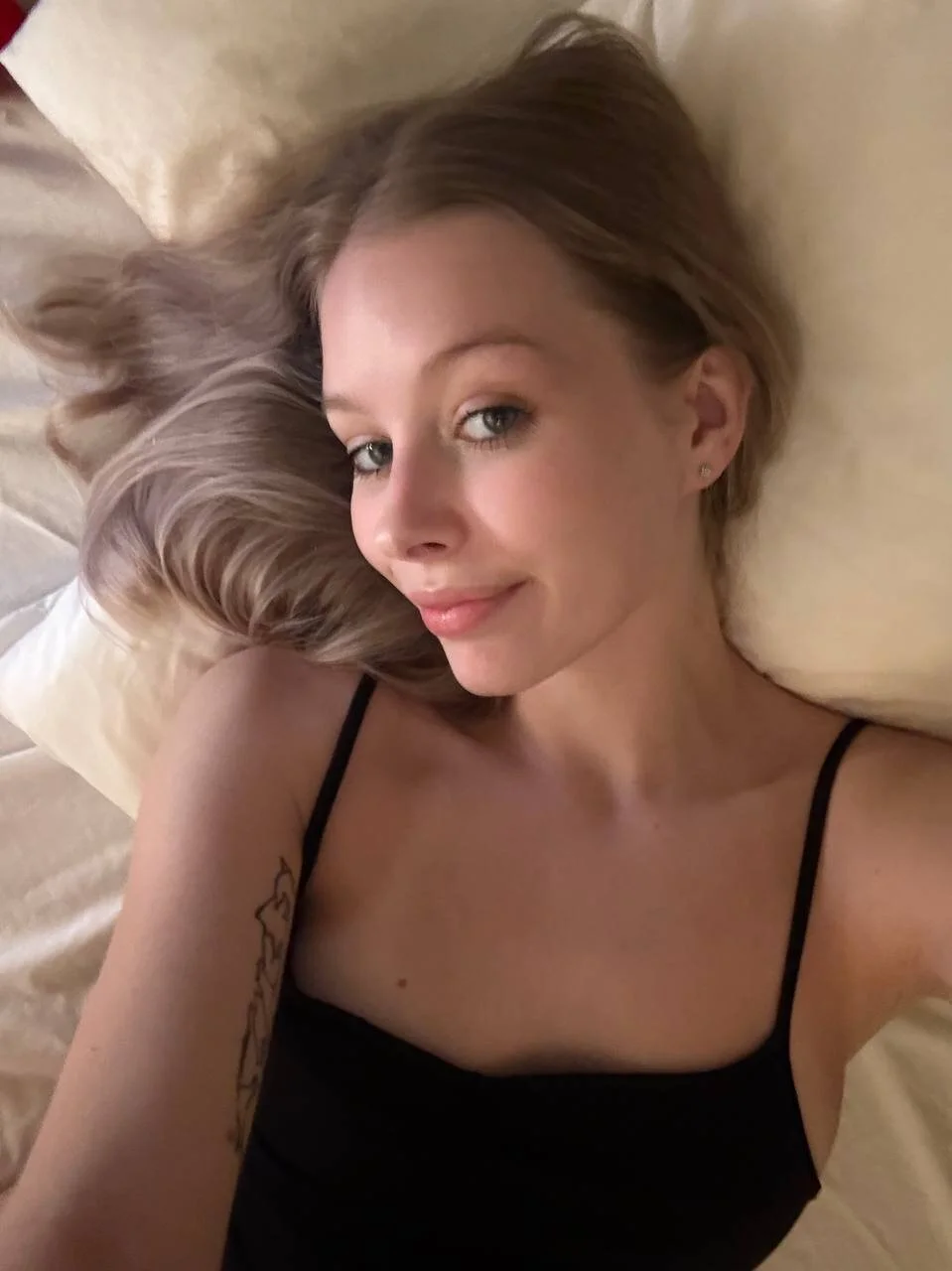 XXX Porn Photo of Nude MiaDavis21 17