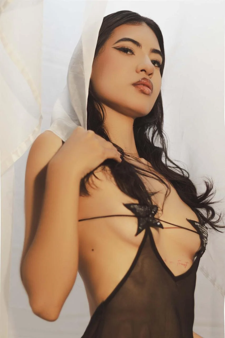 XXX Porn Photo of Nude VanessaBoch 1