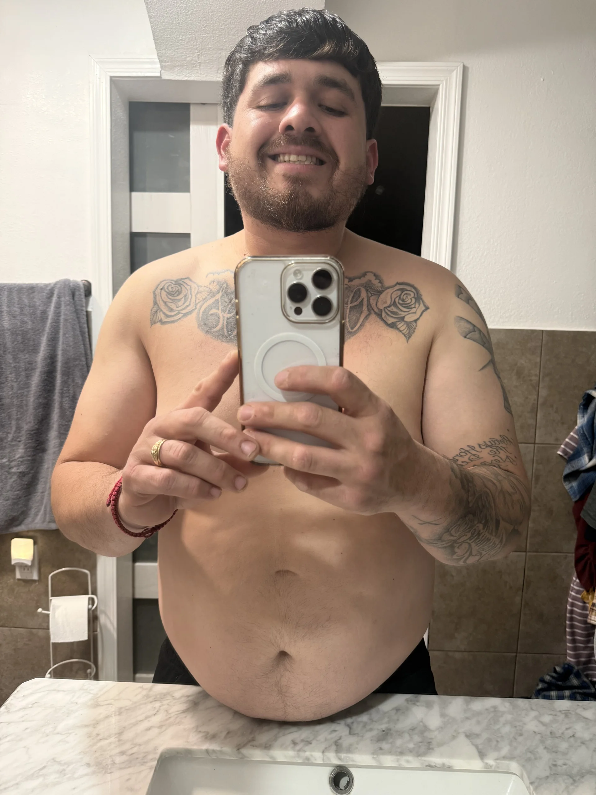 XXX Porn Photo of Nude Gueggguguwrroop 1