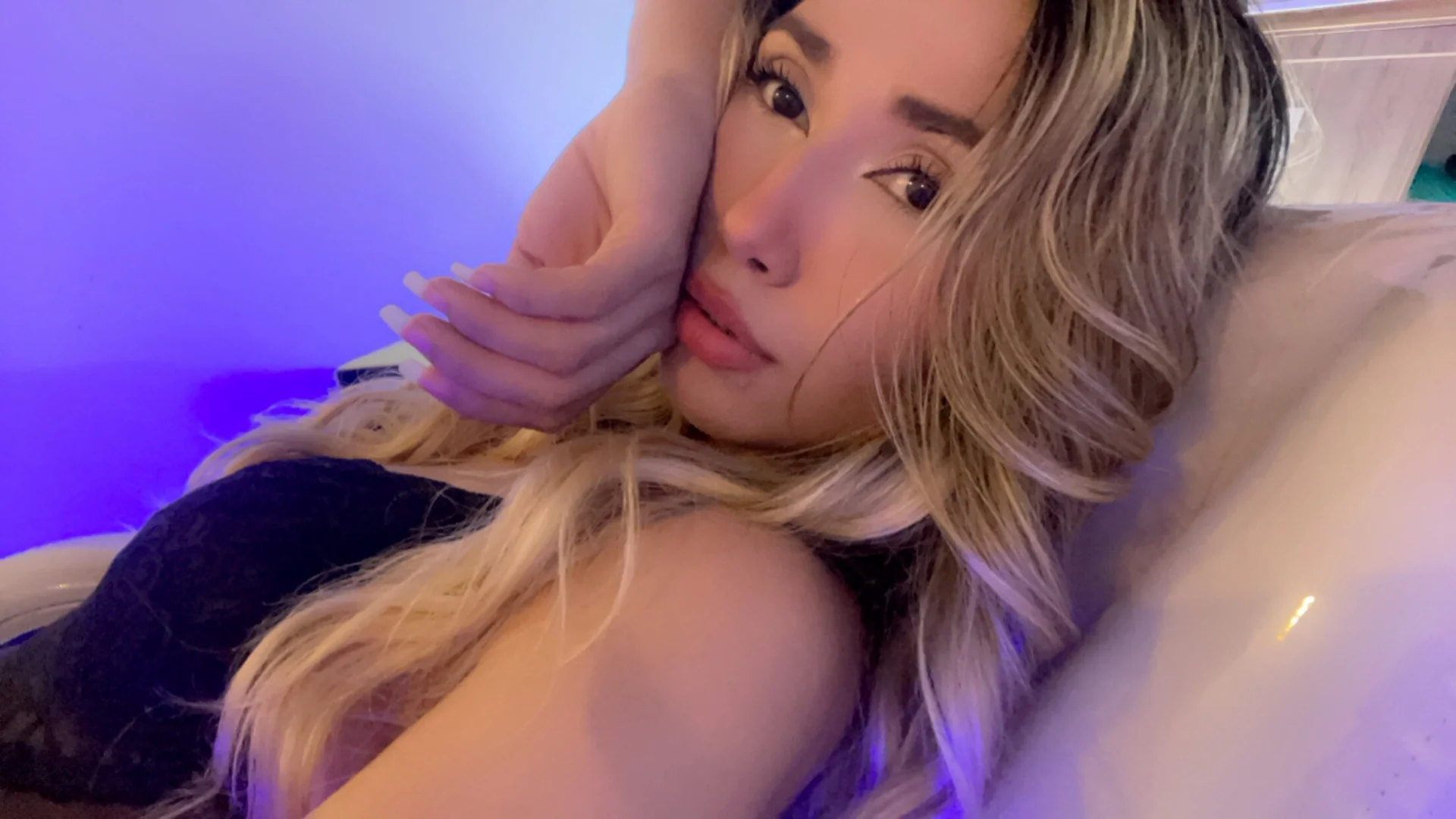 XXX Porn Photo of Nude Emma23__ 46