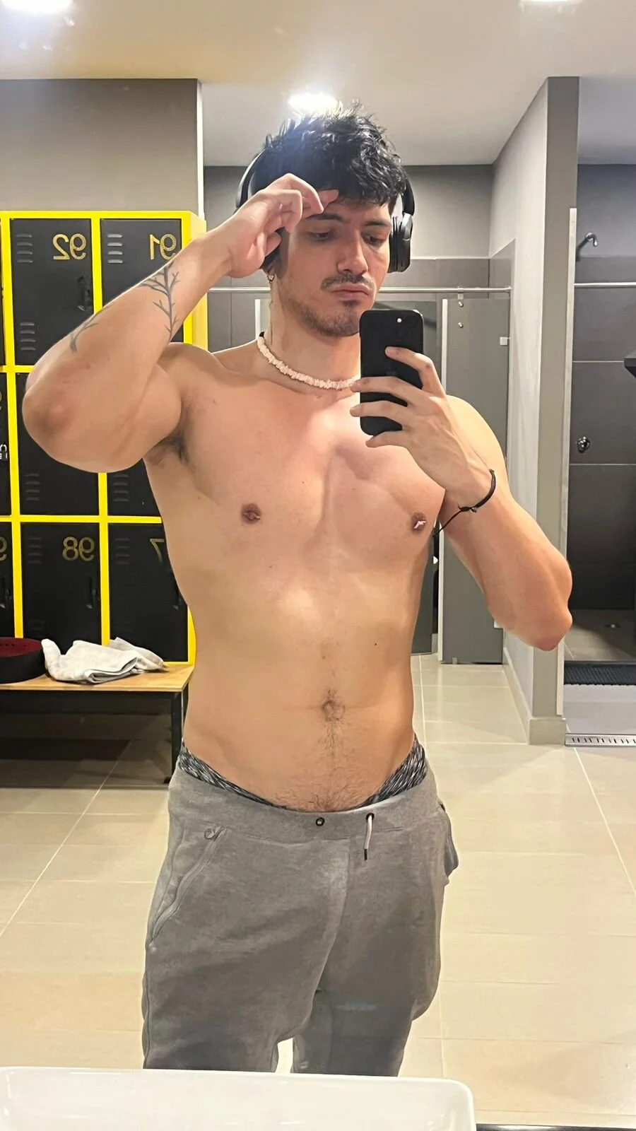XXX Porn Photo of Nude bbbeachboy 125