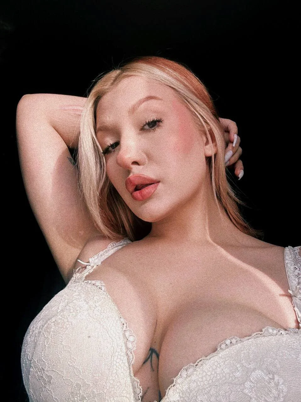 XXX Porn Photo of Nude Emma__Leee 2