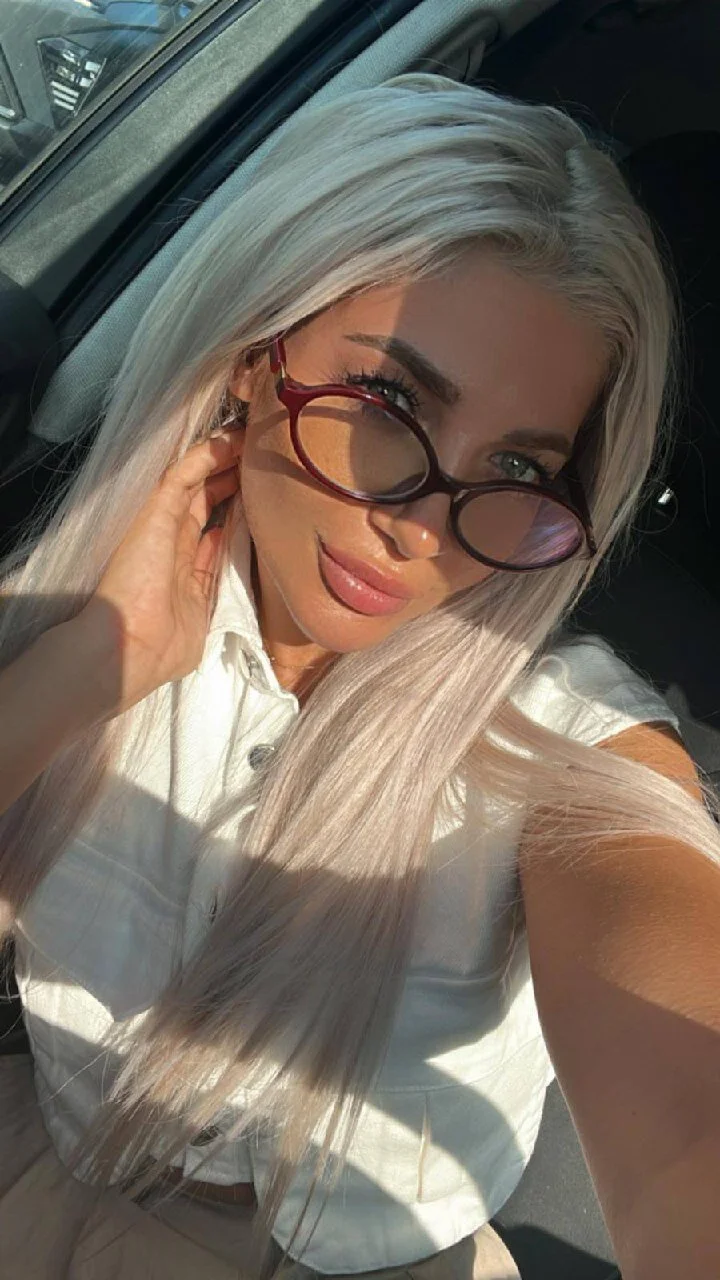 XXX Porn Photo of Nude SnowyElsaa 3