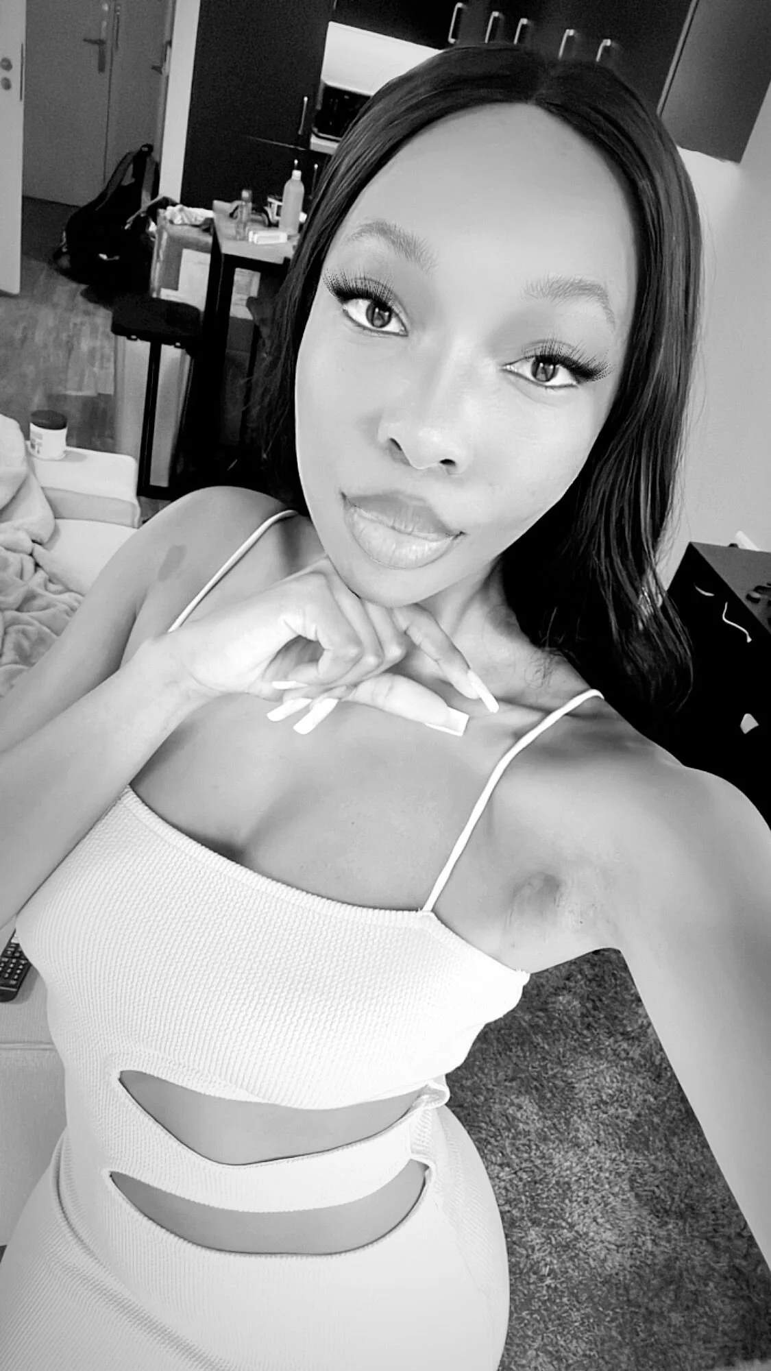 XXX Porn Photo of Nude BellaRosex_x 5