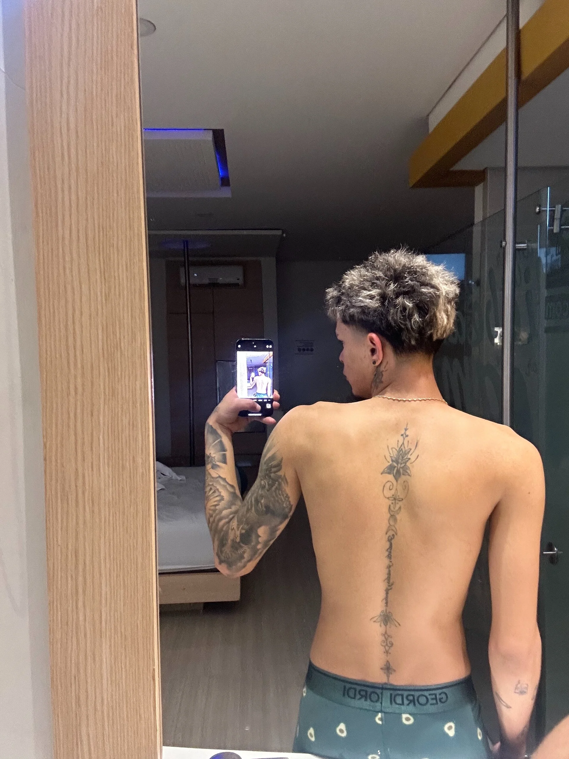 XXX Porn Photo of Nude huge_Santiago 21