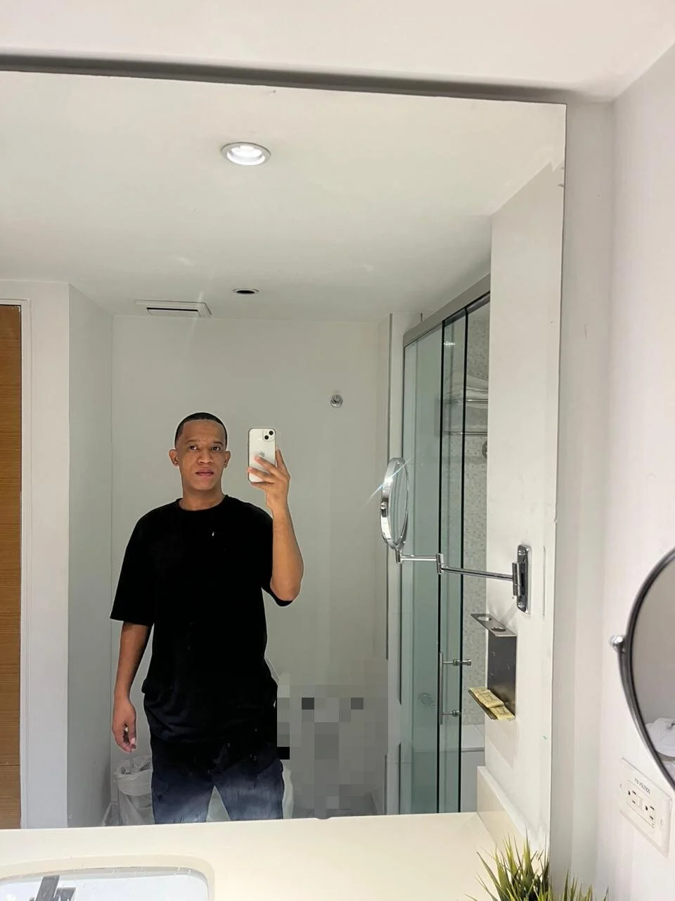 XXX Porn Photo of Nude Marlonu 1