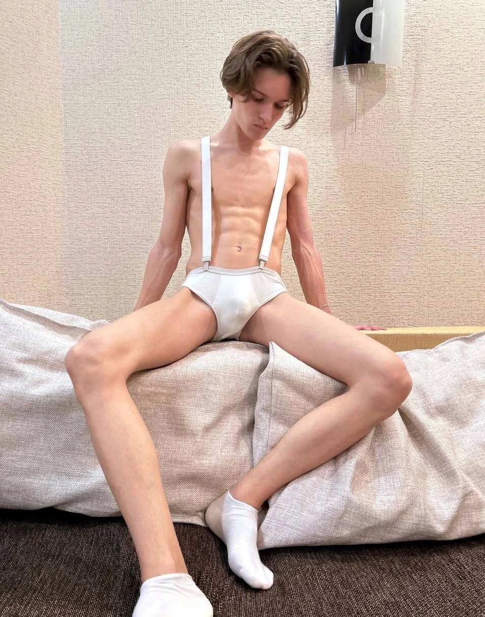 XXX Porn Photo of Nude Ian_Flor 5