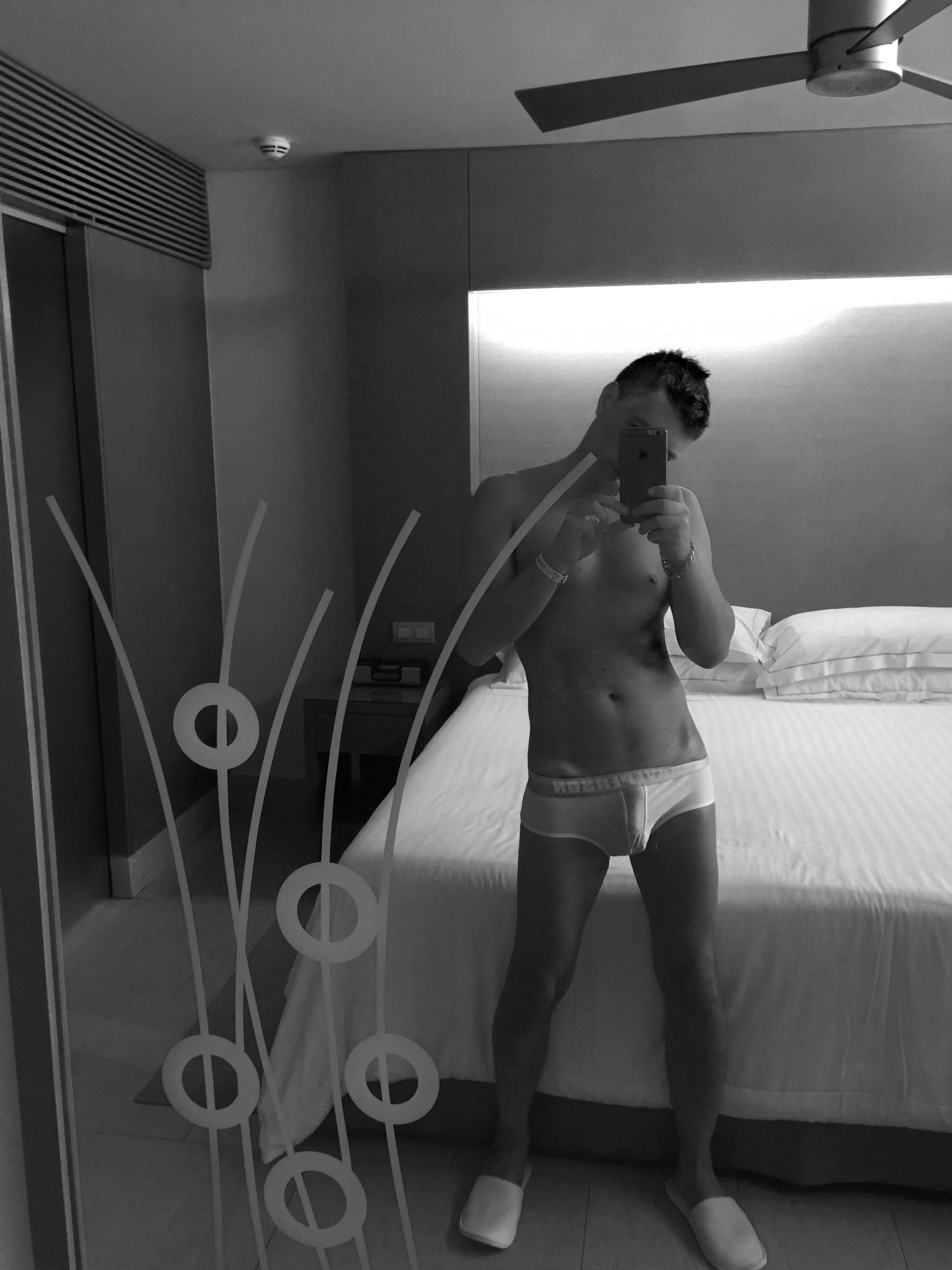 XXX Porn Photo of Nude maleboy25 16