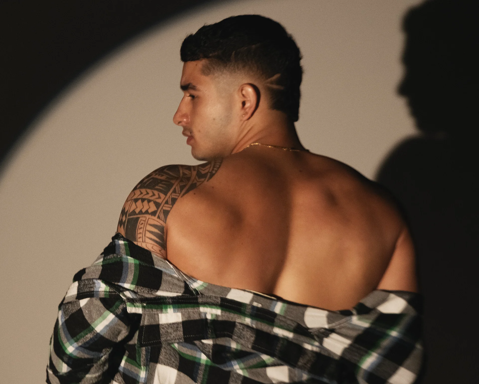 XXX Porn Photo of Nude king_falconer 30