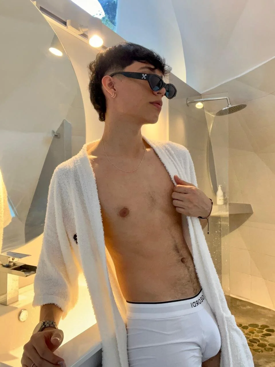 XXX Porn Photo of Nude AronTawers 1