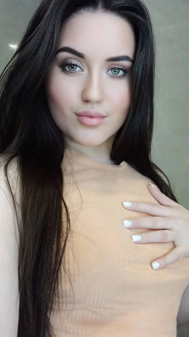 XXX Porn Photo of Nude Roxie_Bradley 5