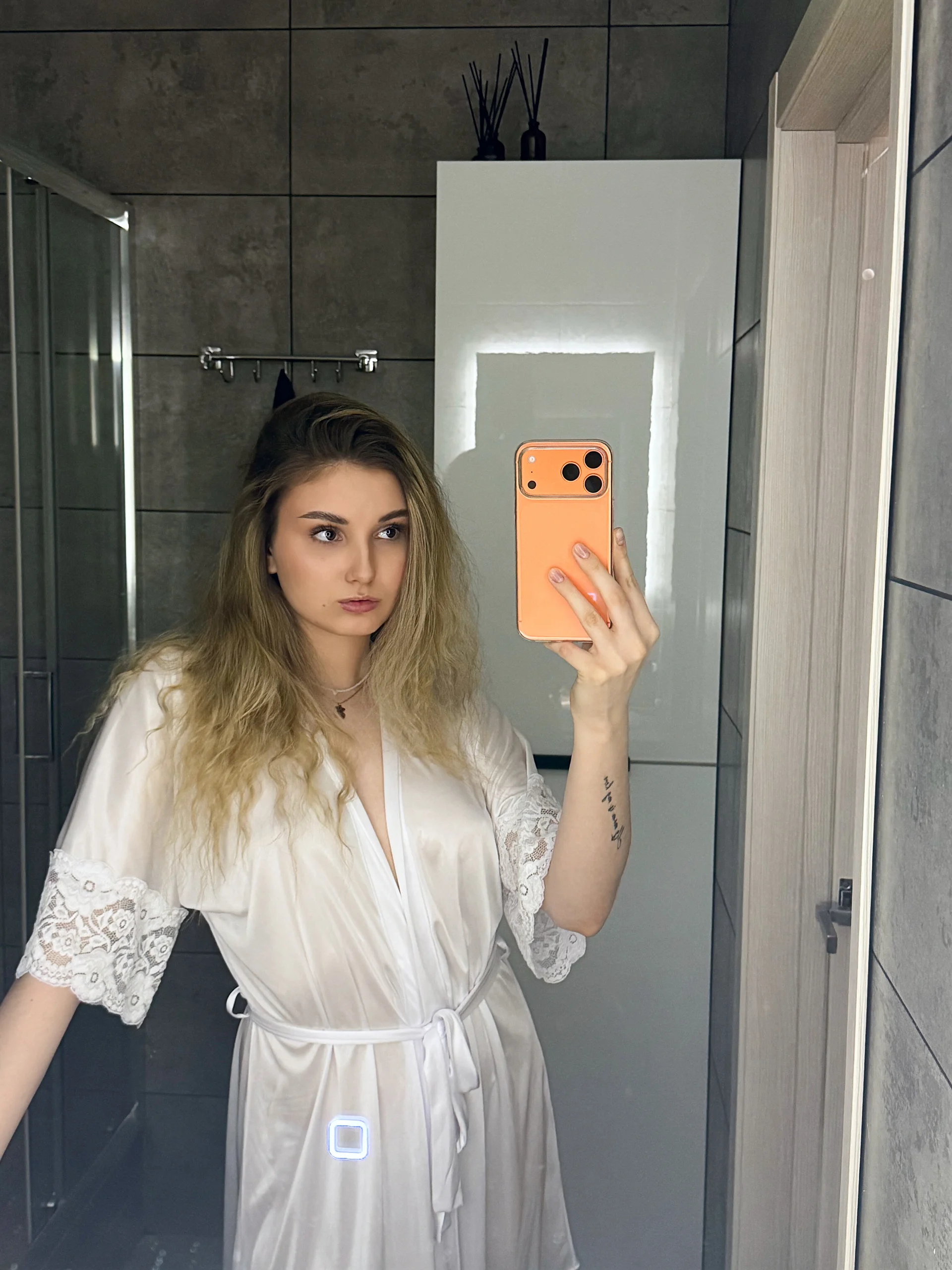 AmeliaLux