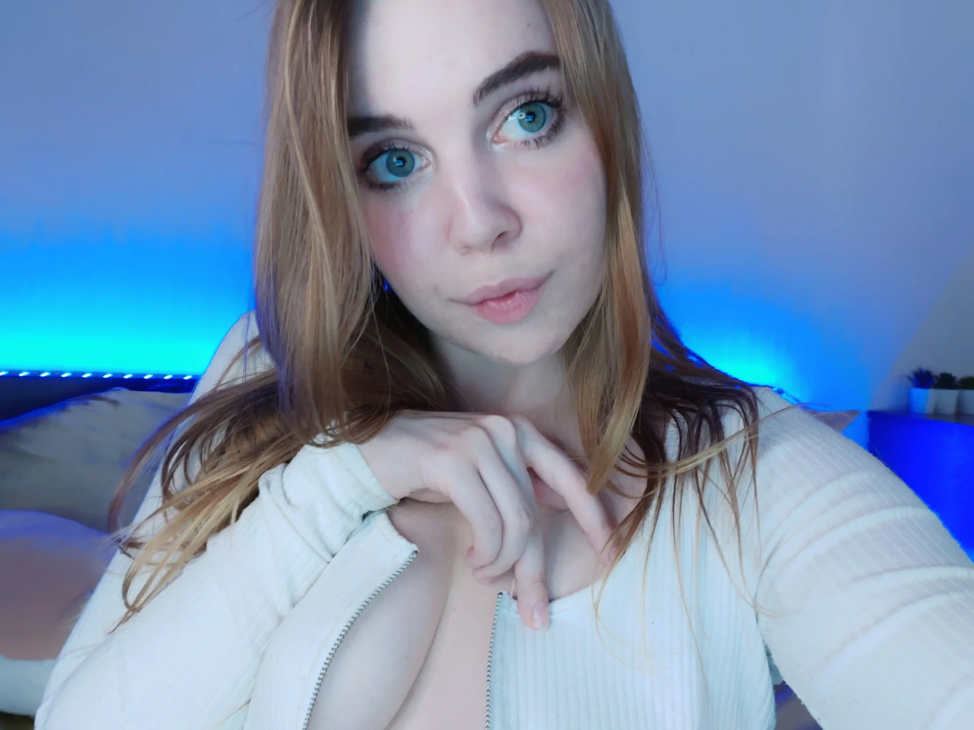 XXX Porn Photo of Nude bratwifelina 11