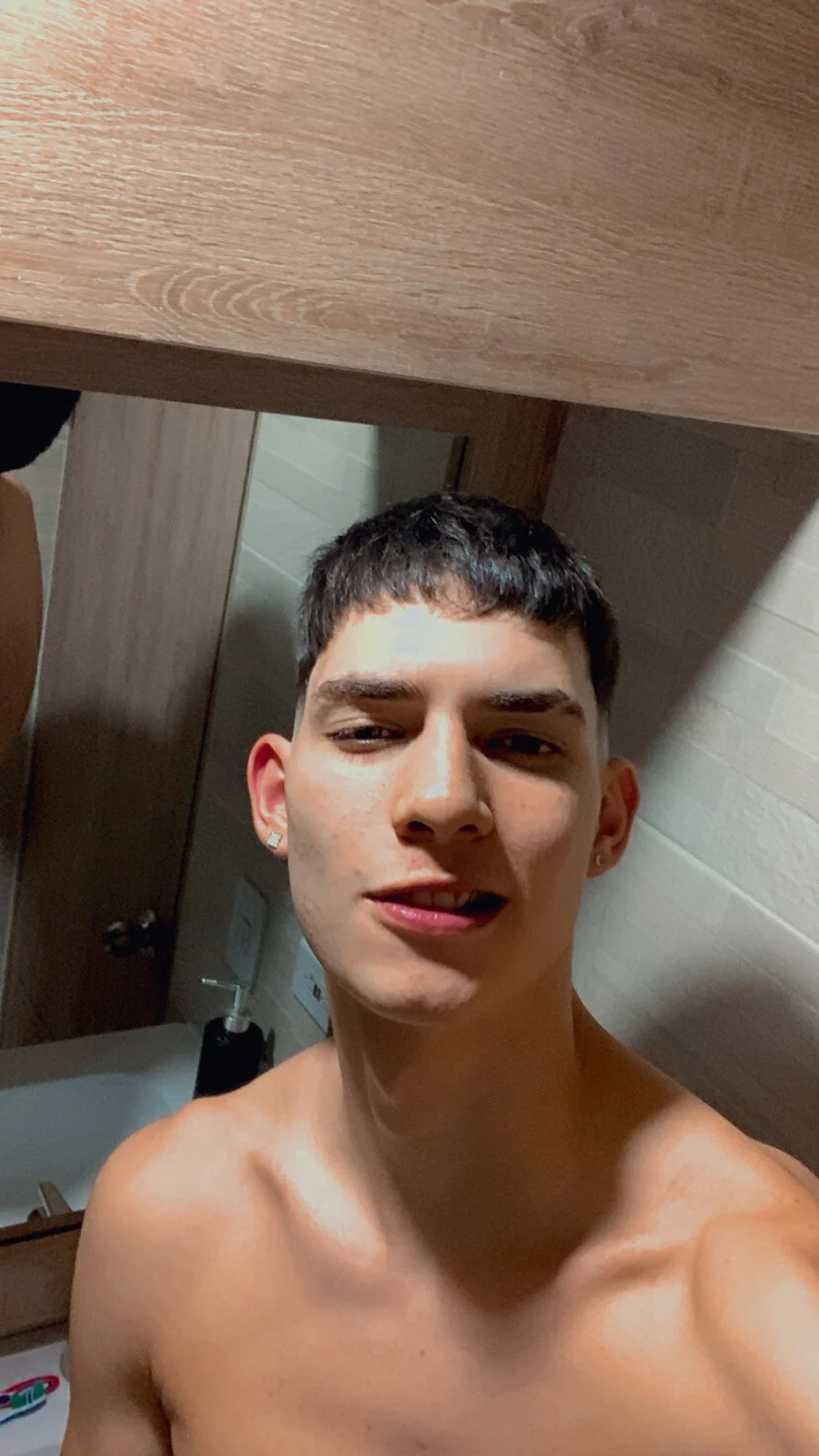 XXX Porn Photo of Nude god_drake 38