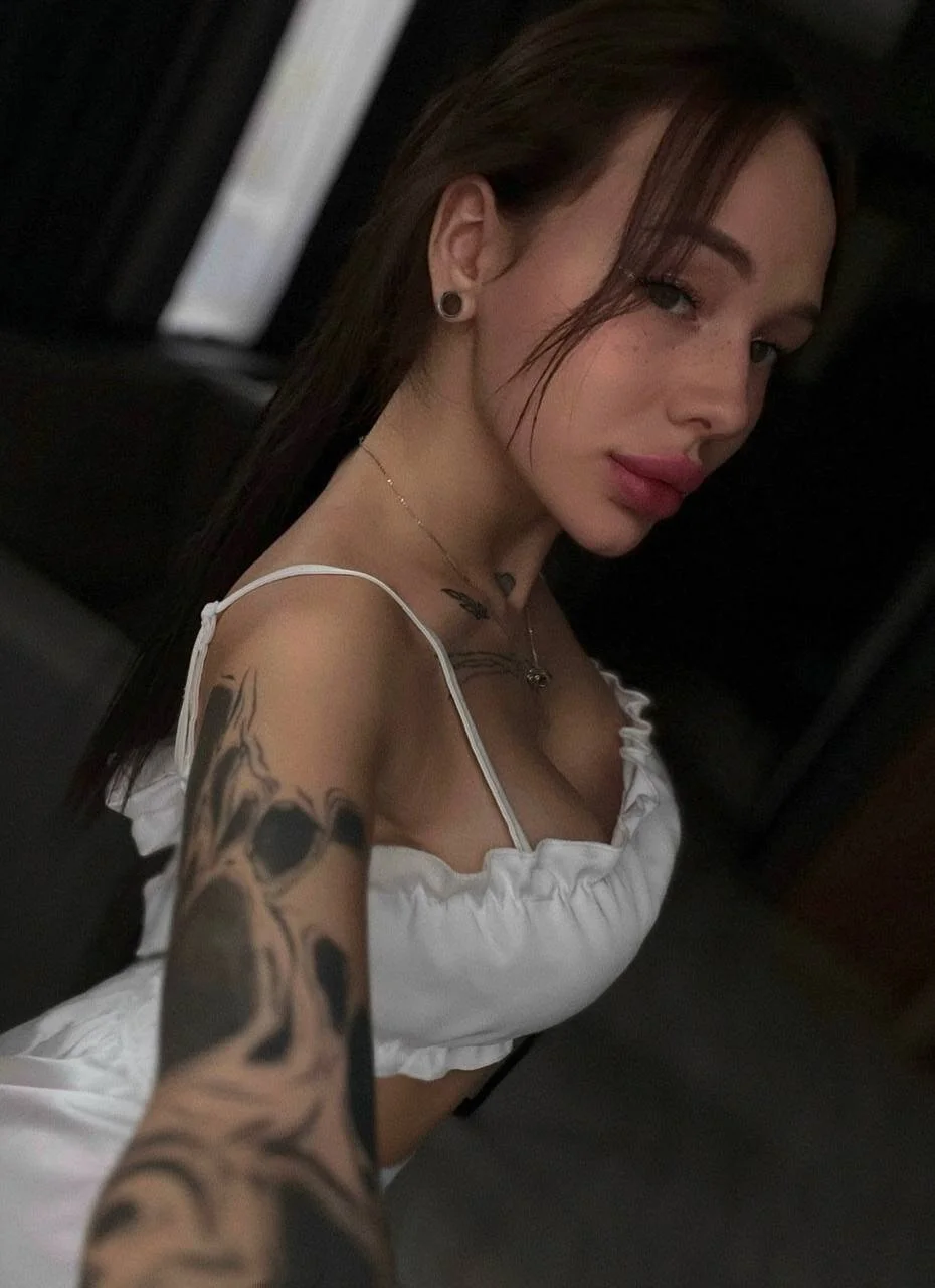 XXX Porn Photo of Nude Bllowjoyy 6