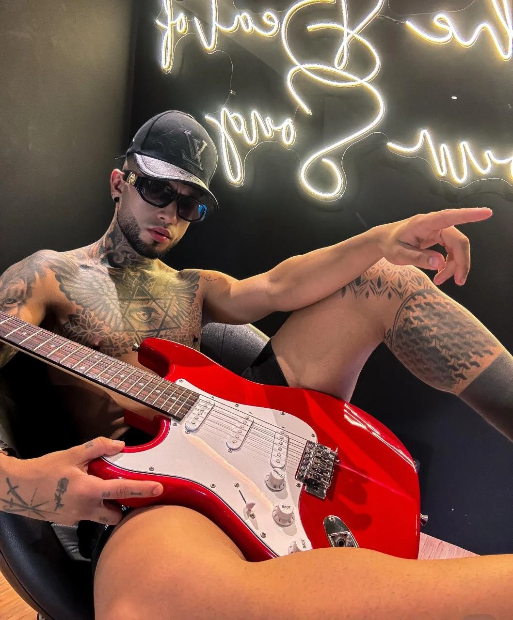XXX Porn Photo of Nude samuel_boy_tatoo 1