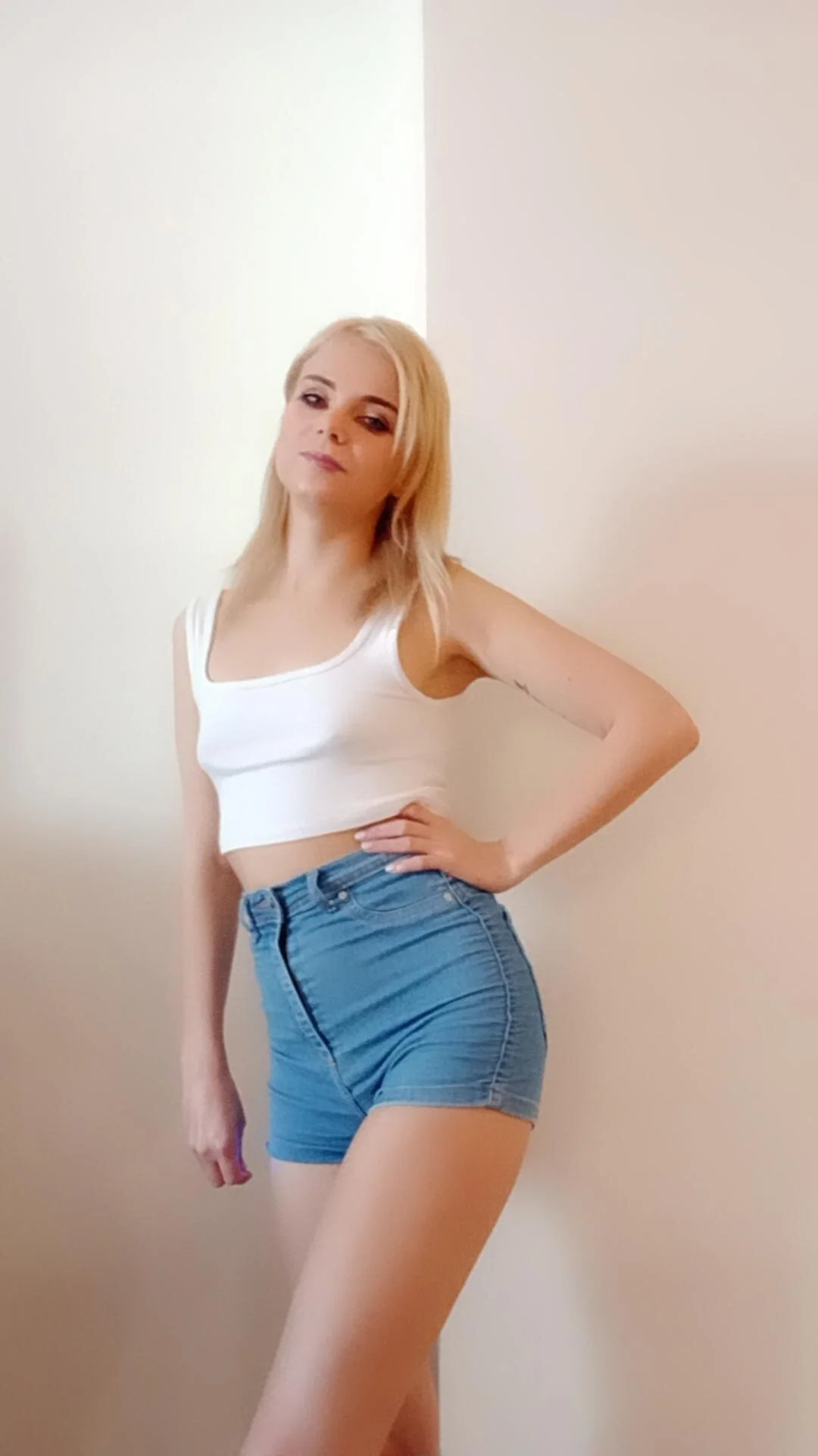 XXX Porn Photo of Nude lovebellagrey 4