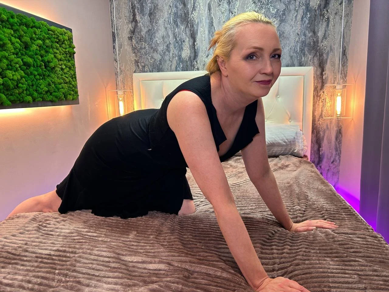 XXX Porn Photo of Nude Karen_Villis 7