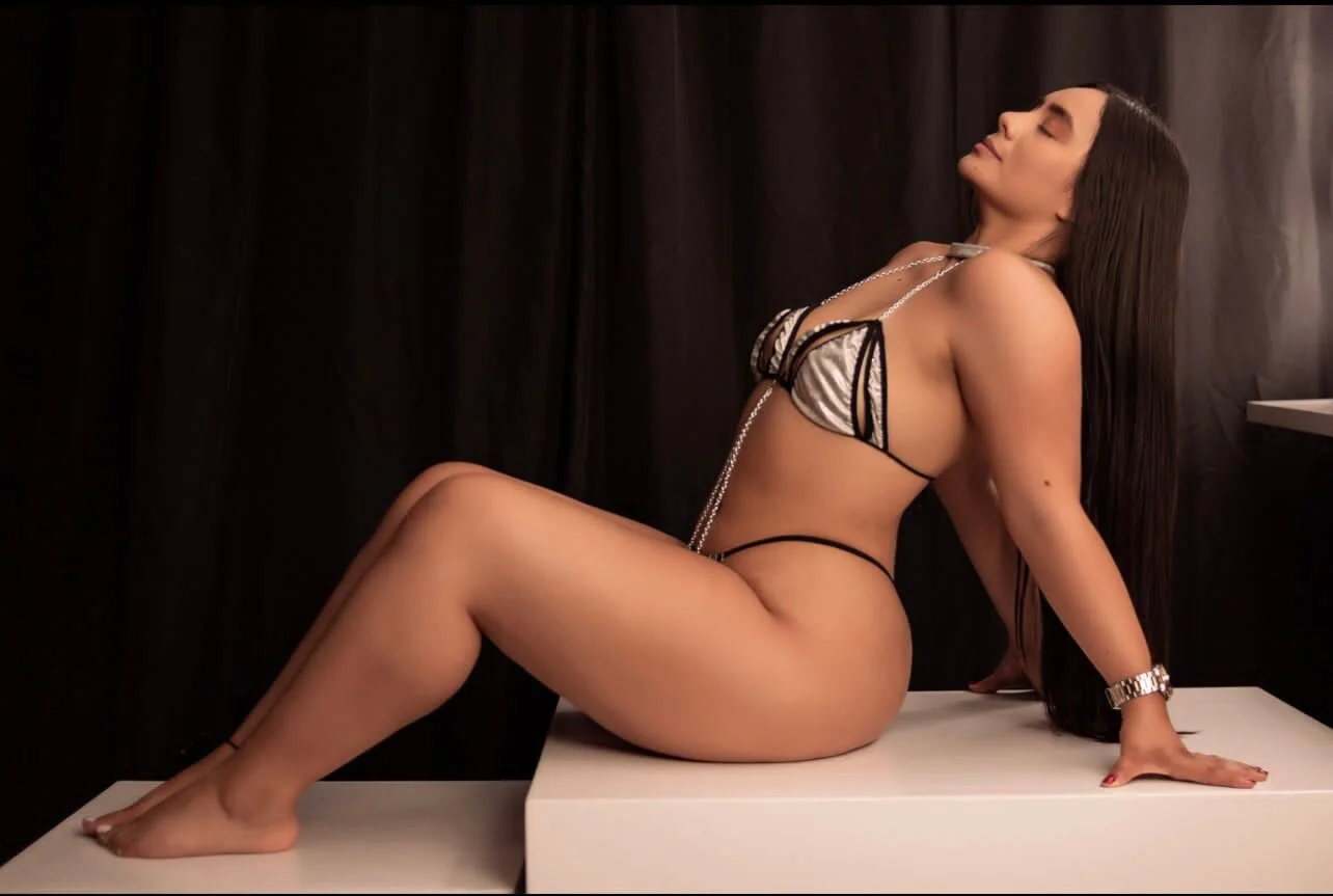 XXX Porn Photo of Nude LauraCadwell 2