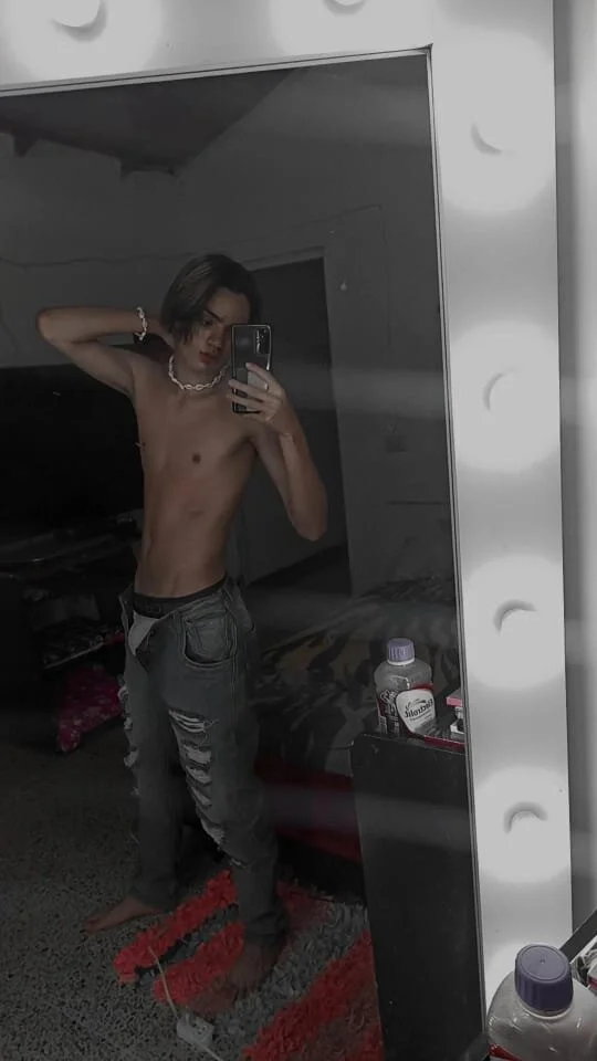 XXX Porn Photo of Nude Mikey_Morningstar 1