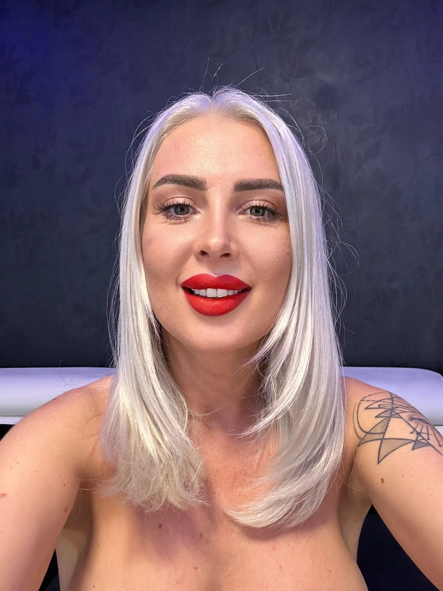 XXX Porn Photo of Nude Blond_Babes 7