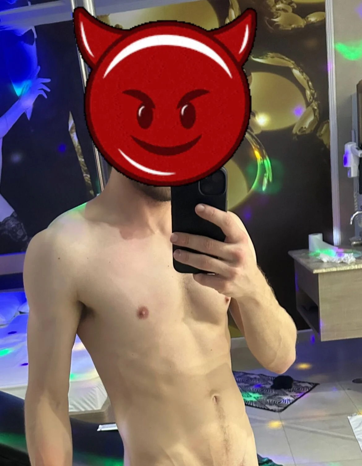XXX Porn Photo of Nude Oliver_rev 1