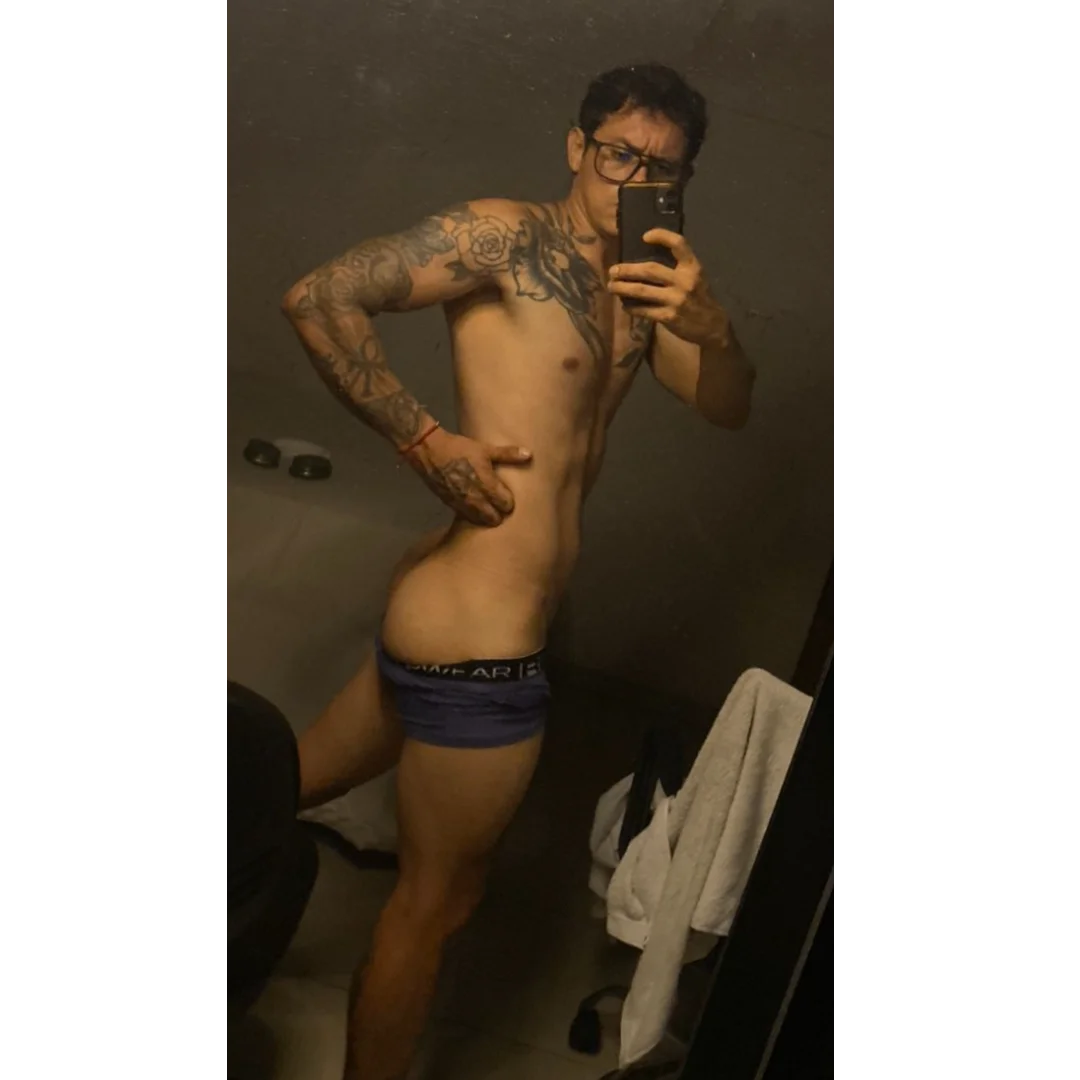 XXX Porn Photo of Nude TATTO_LATIN_BOY 2