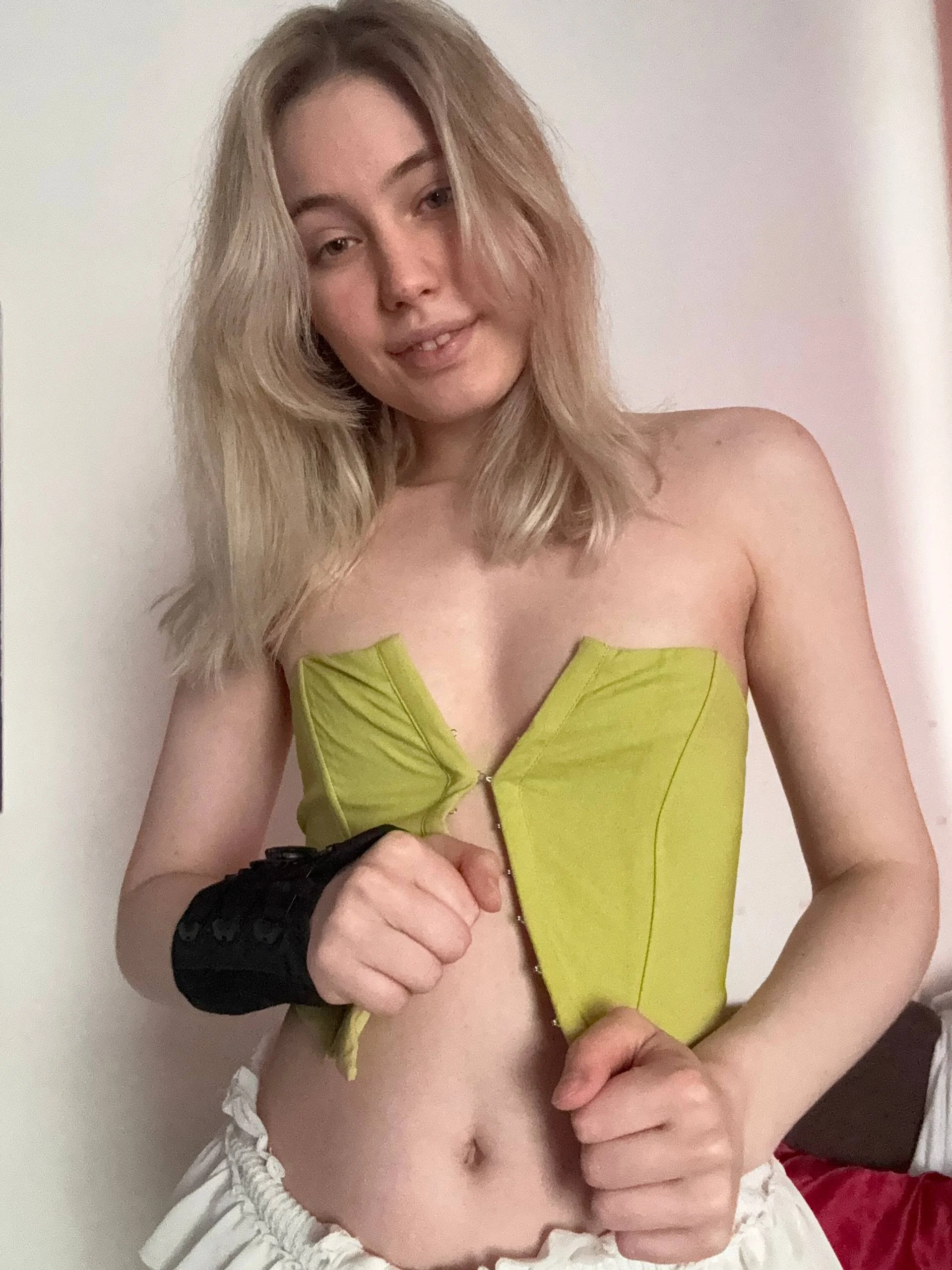 XXX Porn Photo of Nude LovelyMiu 4