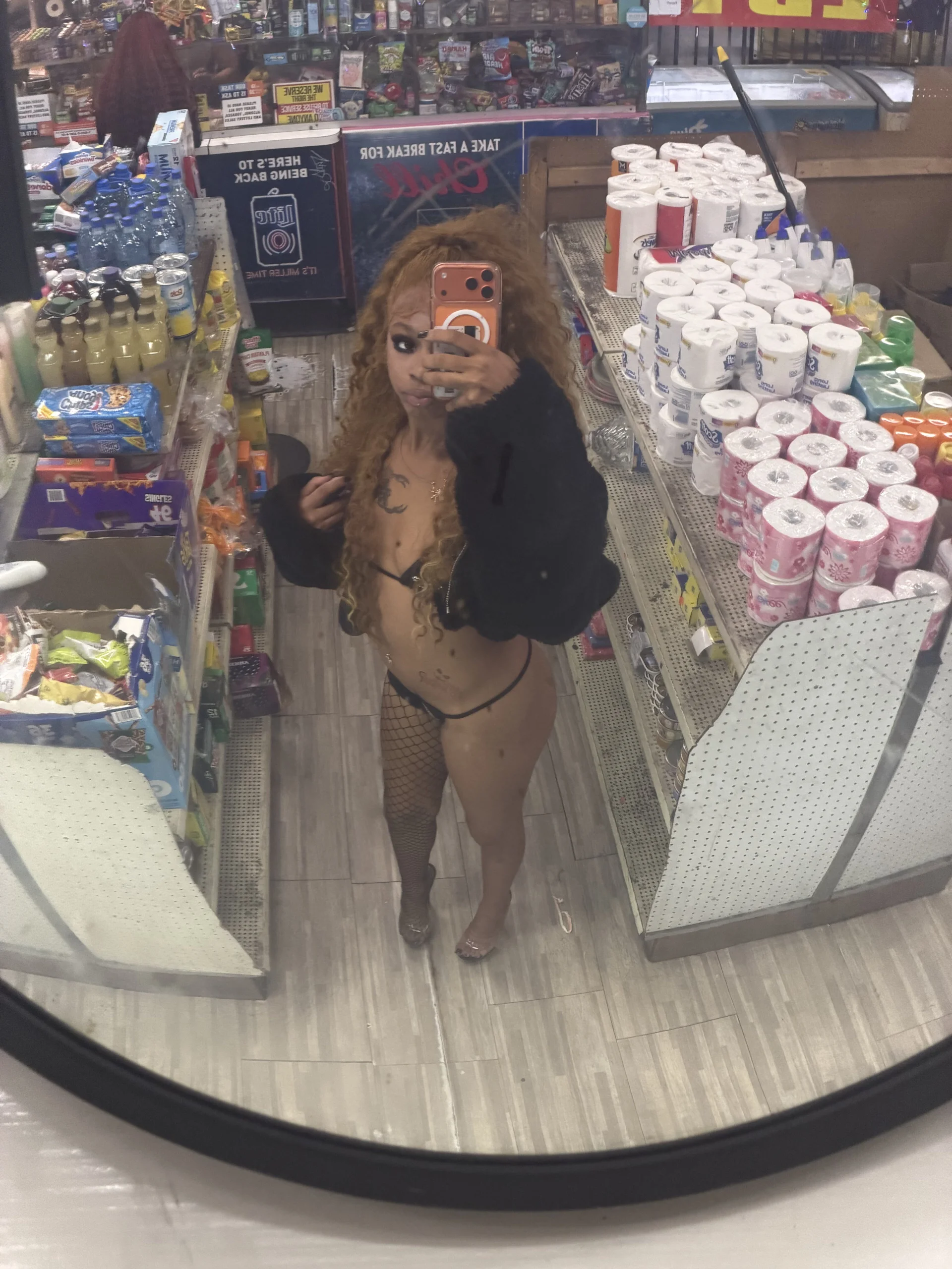 XXX Porn Photo of Nude lailacustom 2