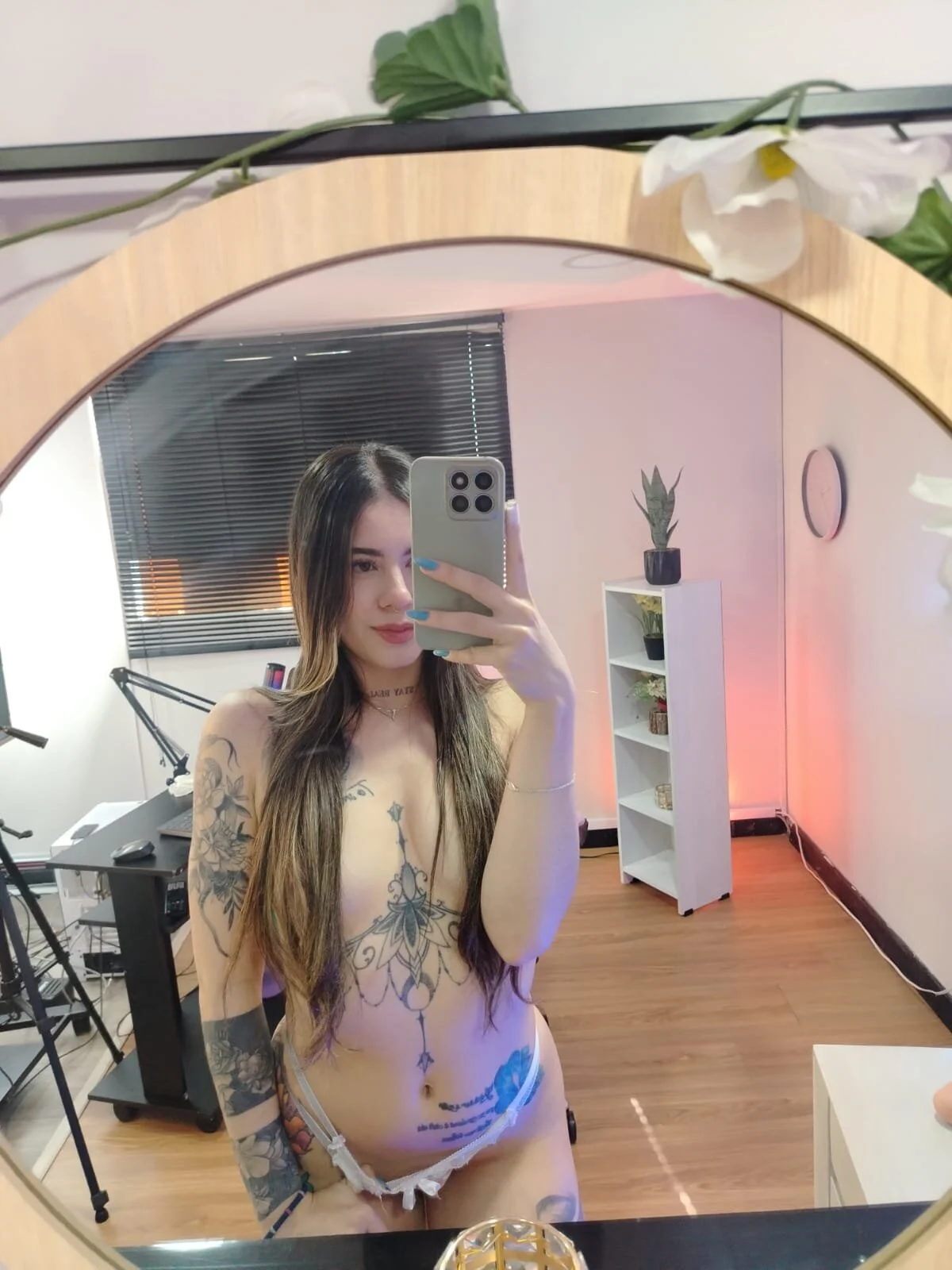 XXX Porn Photo of Nude Alice_Vixen 337