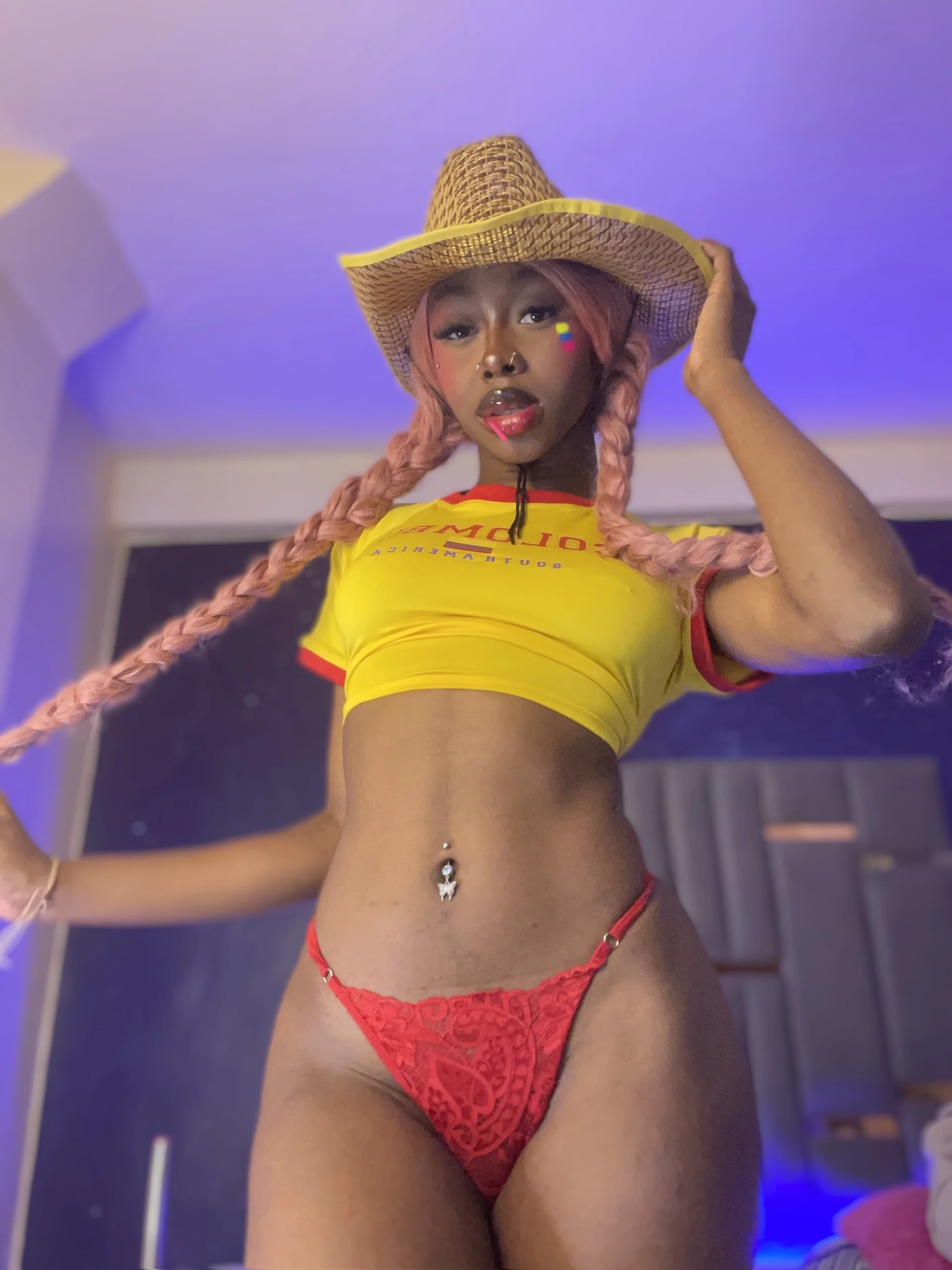 XXX Porn Photo of Nude ChannelQueen 30