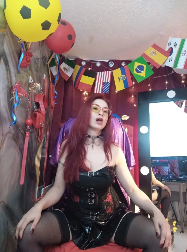 XXX Porn Photo of Nude Queenscarlettsecret 45