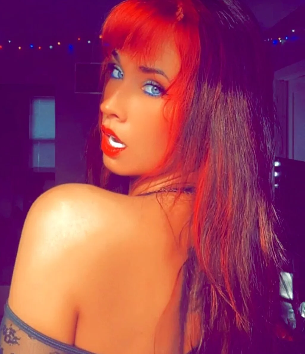 XXX Porn Photo of Nude Phoenix_May 12