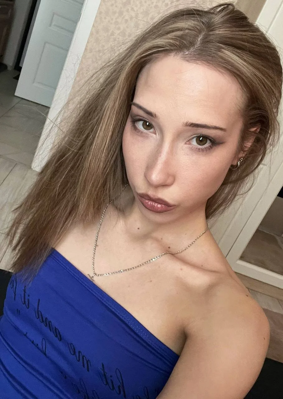 XXX Porn Photo of Nude Emmarayder 7