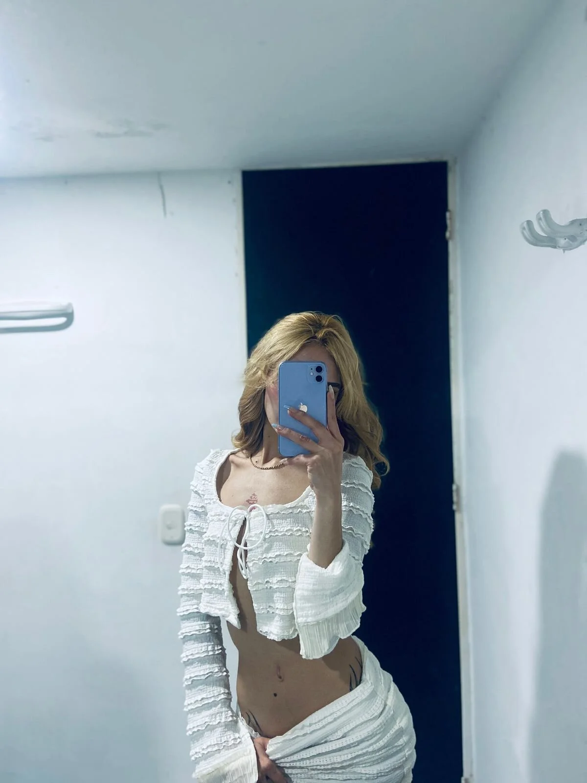 XXX Porn Photo of Nude emily_pons 1