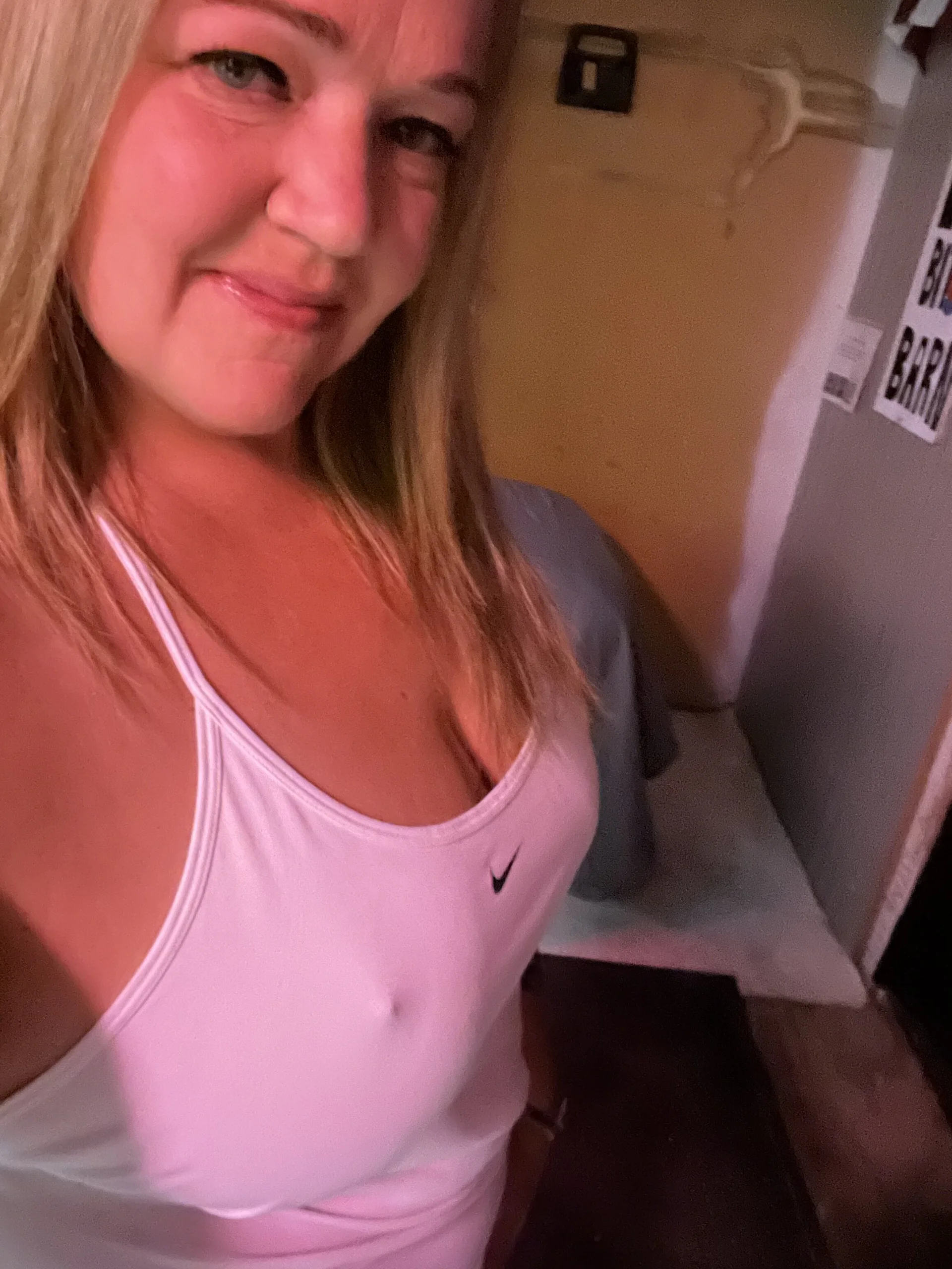 XXX Porn Photo of Nude milfofthecastle 2
