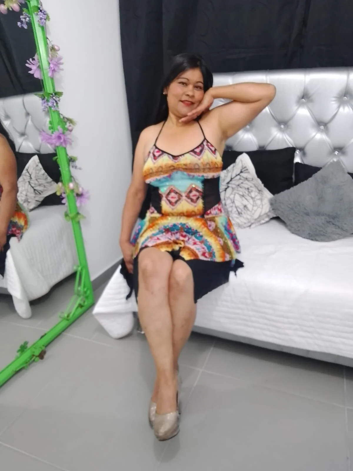 XXX Porn Photo of Nude viki_mom 10