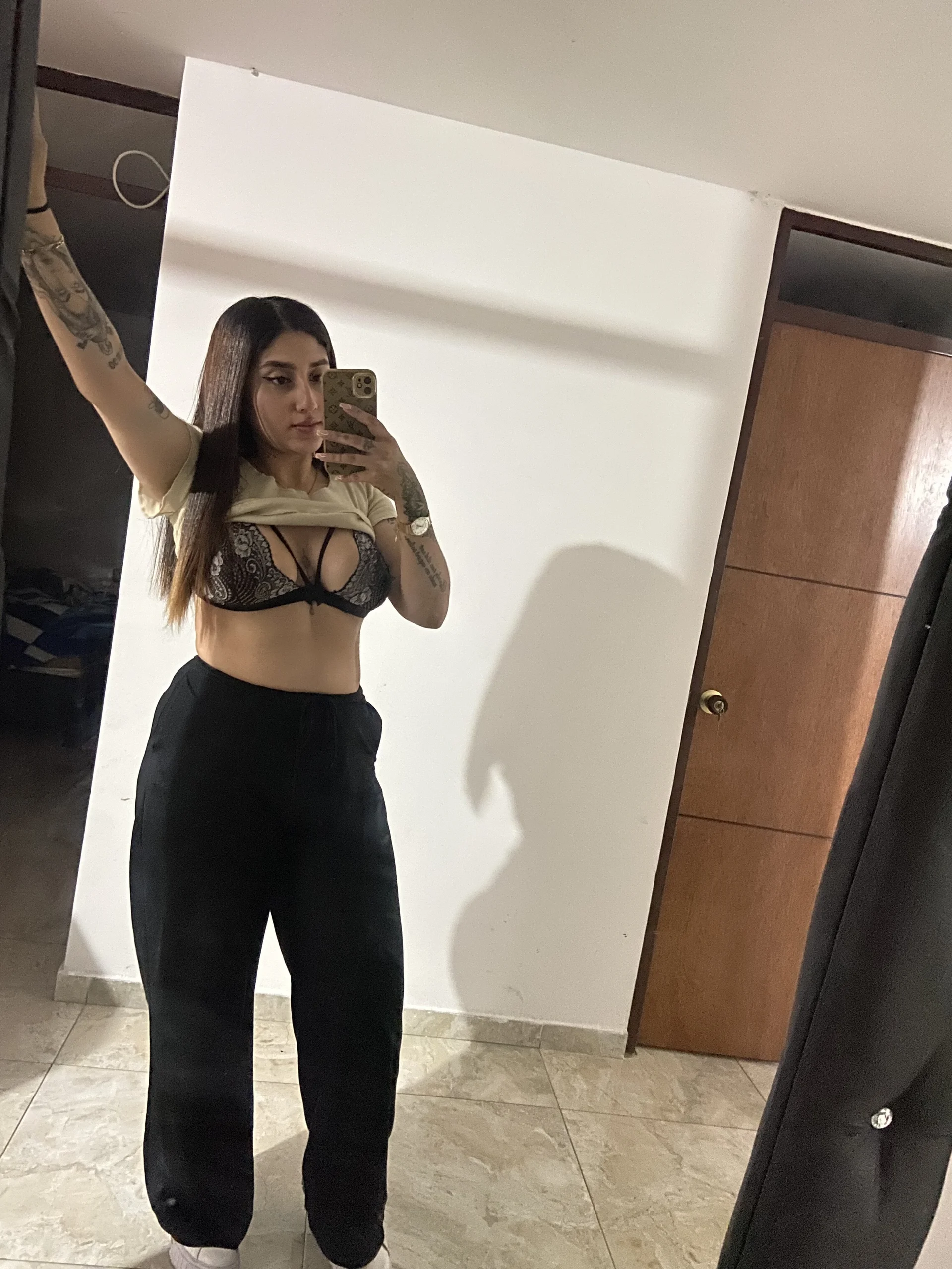 XXX Porn Photo of Nude croftsmila 21