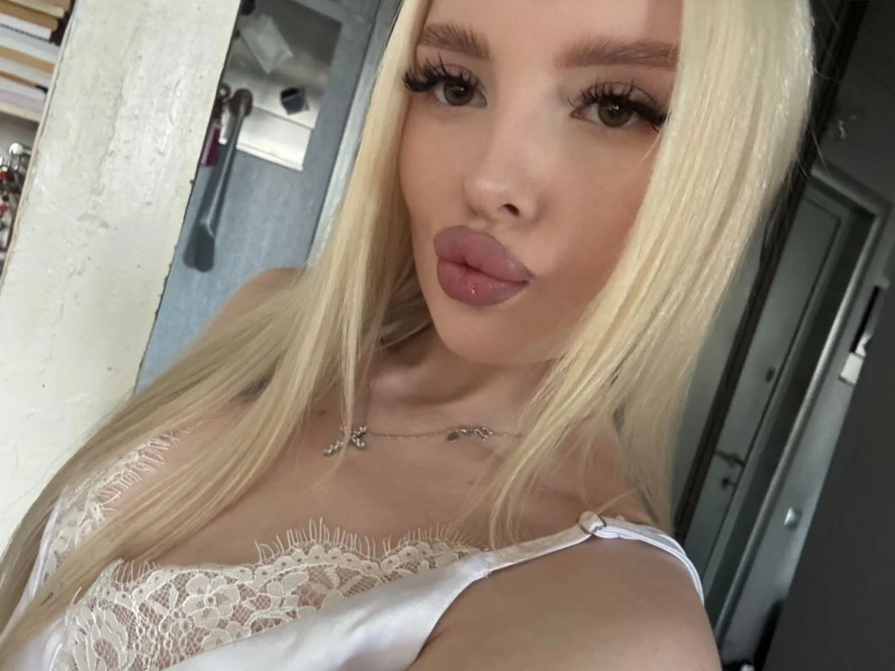 XXX Porn Photo of Nude cutie_angelxx 5