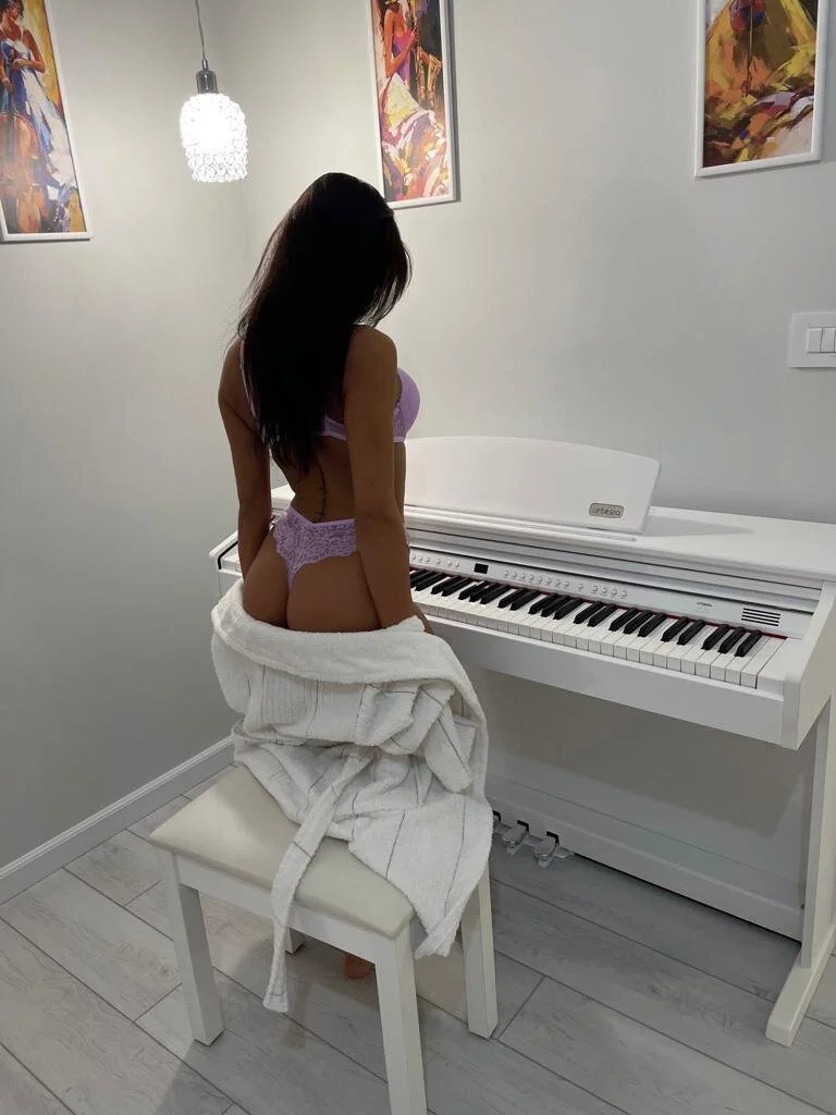 XXX Porn Photo of Nude Erika_Bee 5