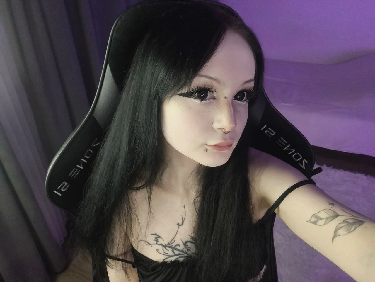 XXX Porn Photo of Nude MiaScarlettt 3