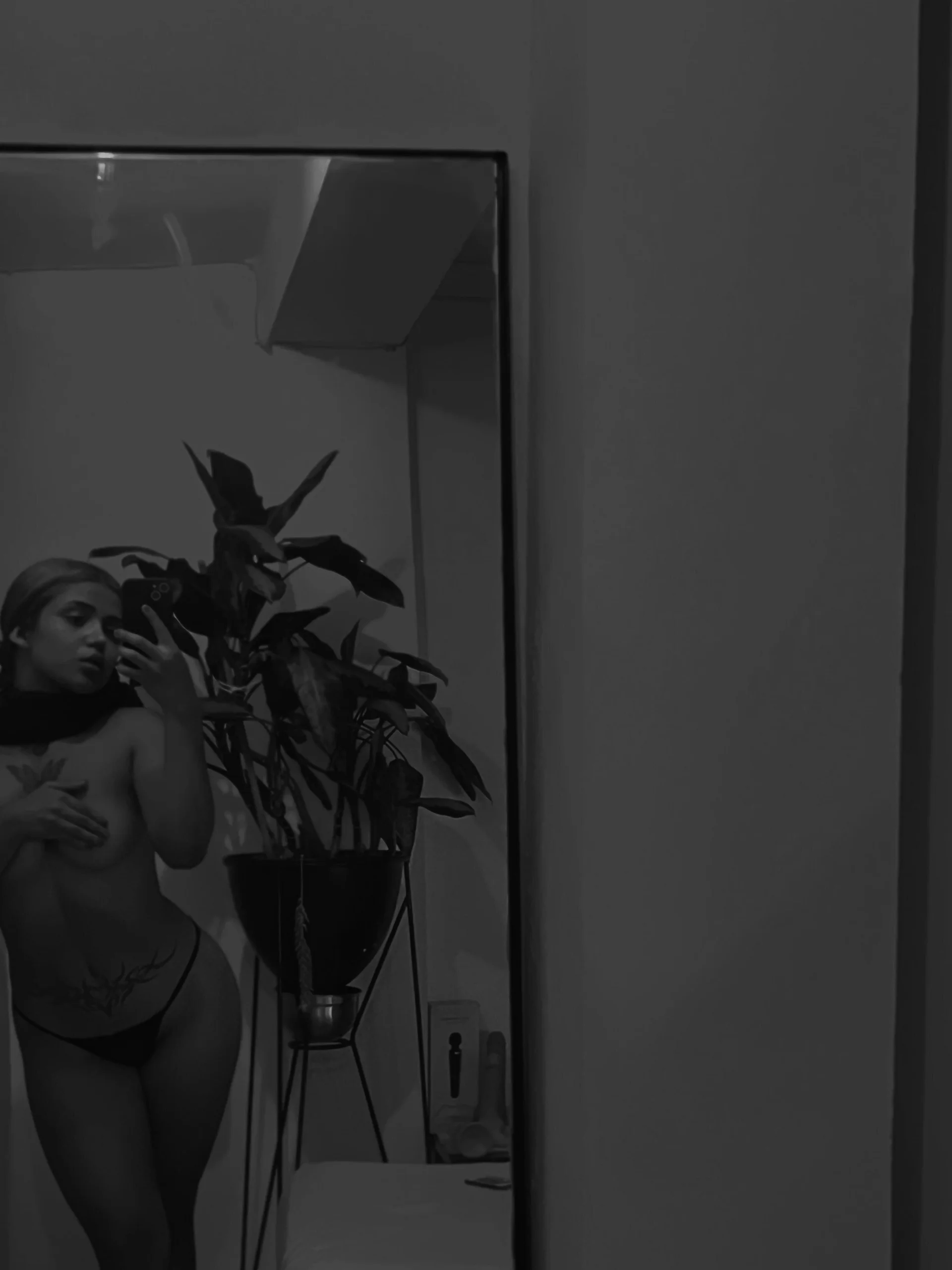 XXX Porn Photo of Nude revy_blacck 7