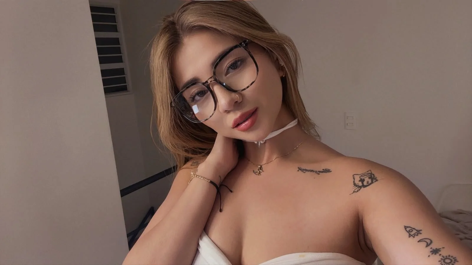 XXX Porn Photo of Nude itsaraa 10