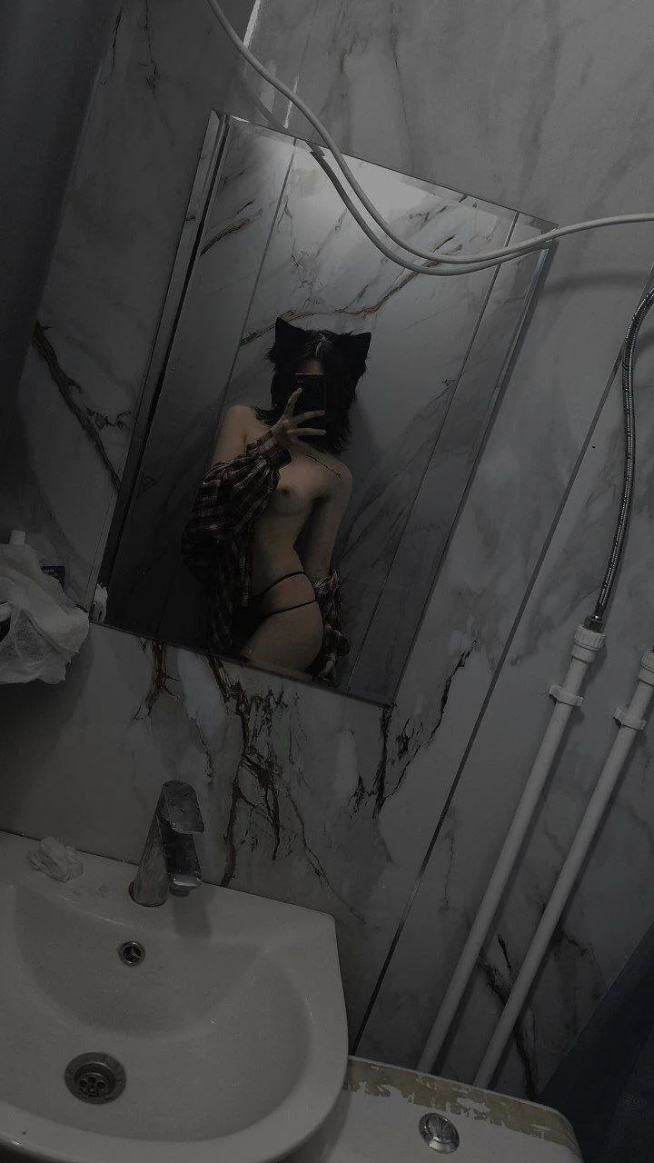 XXX Porn Photo of Nude Rozvelt_Ravenmore 7