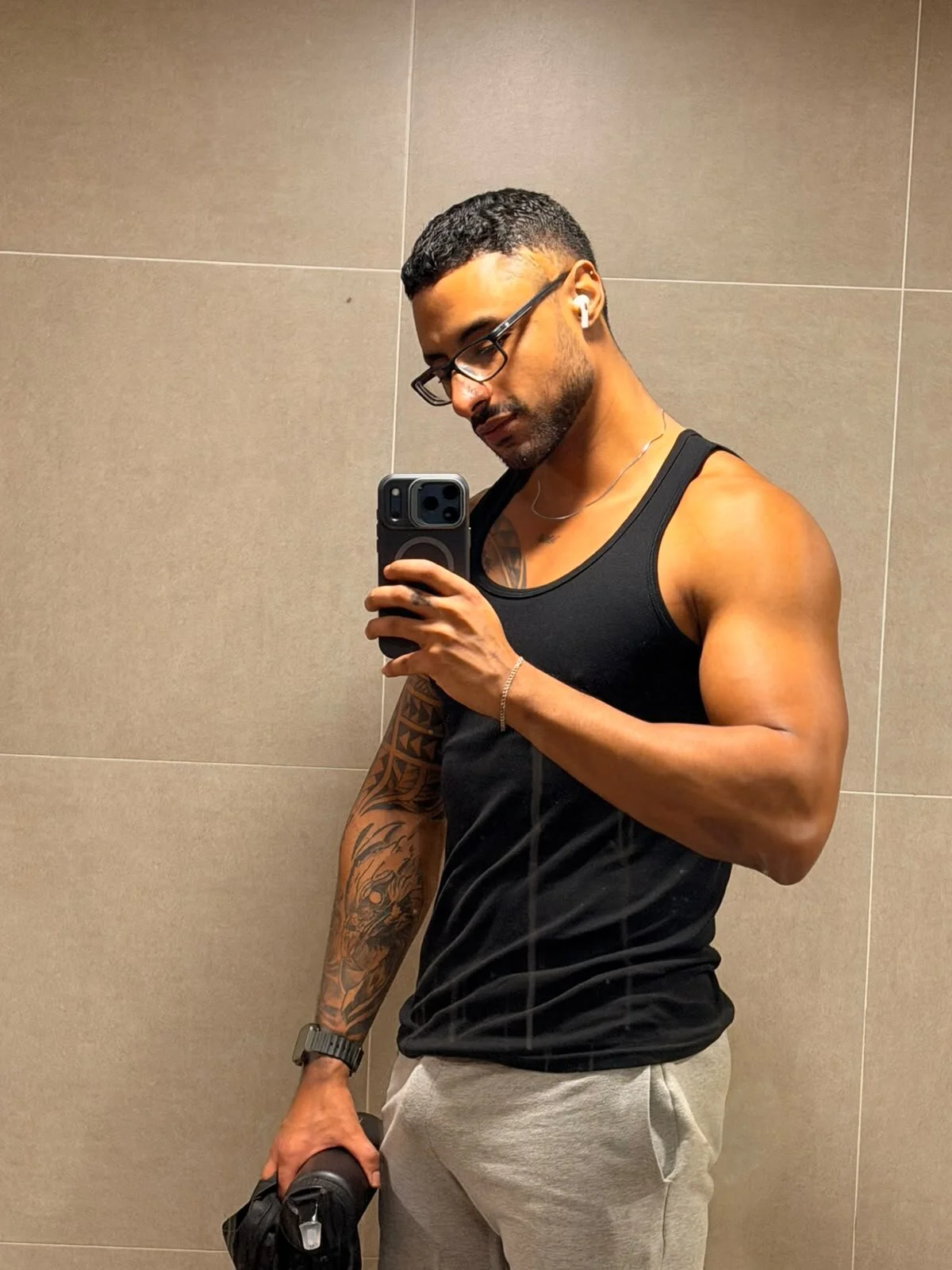 XXX Porn Photo of Nude LiamGarcia1 30