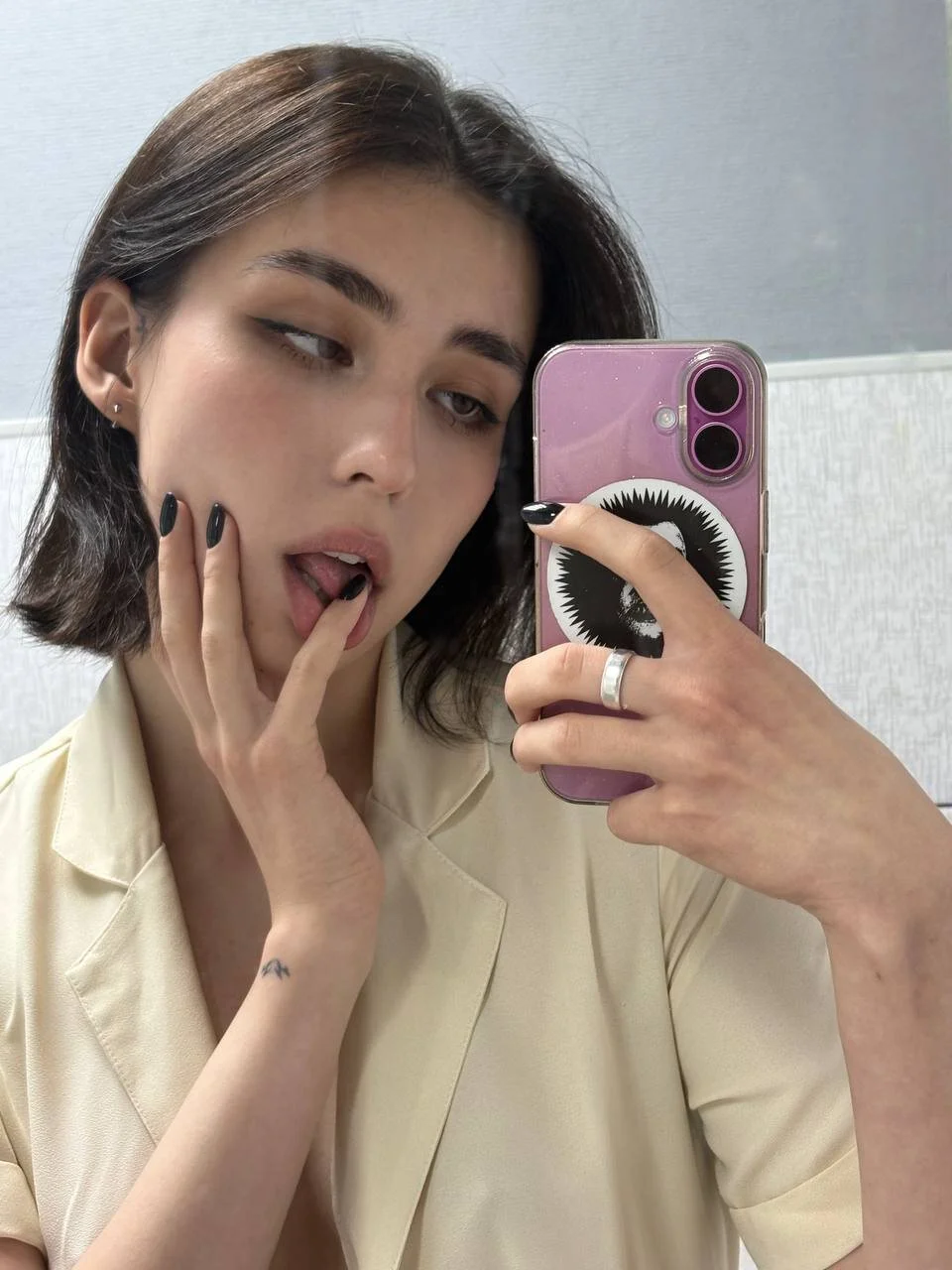 XXX Porn Photo of Nude shy-gaze 5