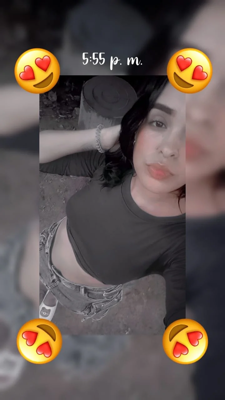 XXX Porn Photo of Nude smallkarlakarla 21