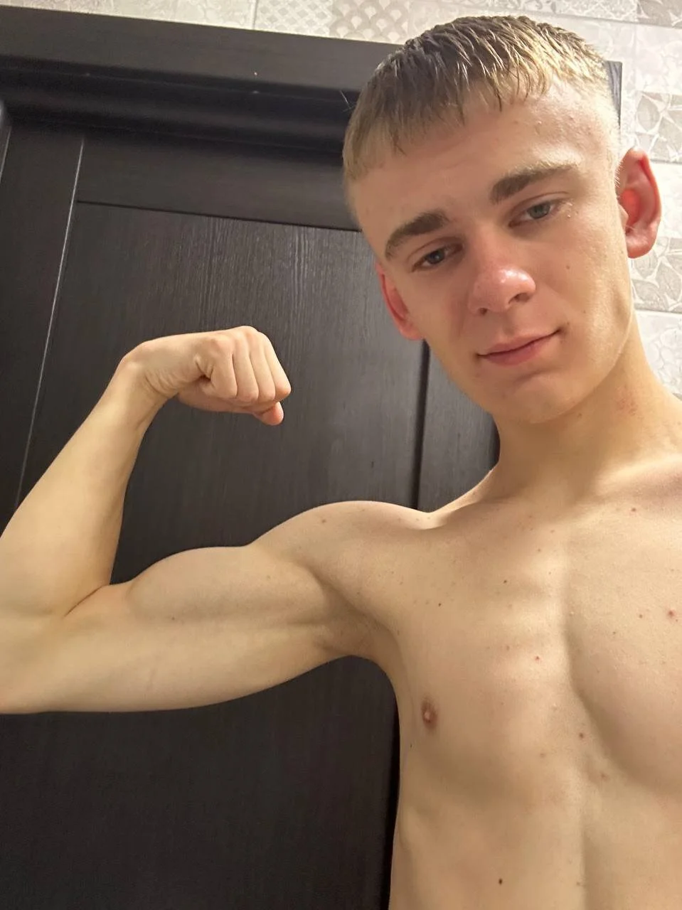 XXX Porn Photo of Nude SoloFury 1