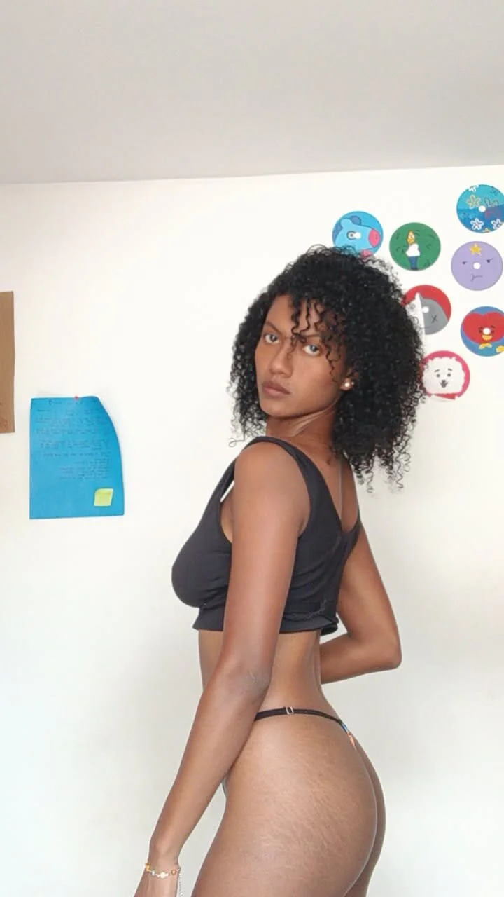 XXX Porn Photo of Nude gia_bell 1